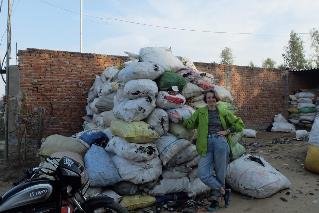 Joanna Murzyn e waste dumpsite India DesignWhine